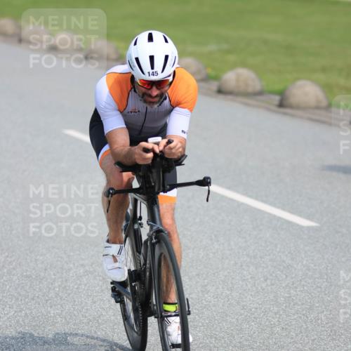 15.06.2025 - 27. Vierlanden-Triathlon H.Heesch http://msf.ph/oto/7986342 15.06.2025 11:10:29 Radfahren 145, 746, 867 meine-sportfotos.de