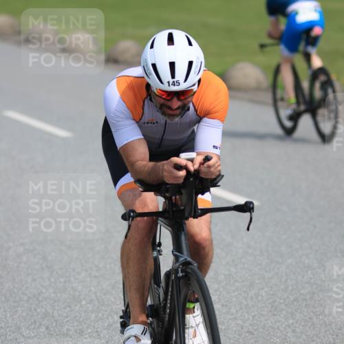 15.06.2025 - 27. Vierlanden-Triathlon H.Heesch http://msf.ph/oto/7986346 15.06.2025 11:10:29 Radfahren 145, 746, 867 meine-sportfotos.de