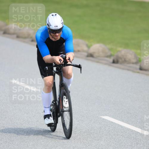 15.06.2025 - 27. Vierlanden-Triathlon H.Heesch http://msf.ph/oto/7986350 15.06.2025 11:11:12 Radfahren 77, 106, 714 meine-sportfotos.de