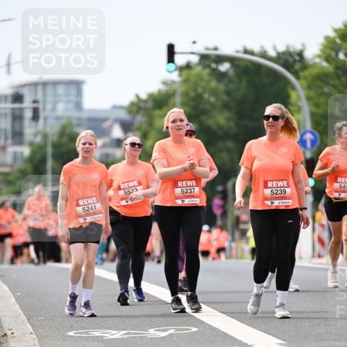 15.06.2025 - REWE Women's Run Dr. Thomas Lammeyer http://msf.ph/oto/7986360 15.06.2025 10:47:47 Laufen 5523, 5241, 5237, 5239, 549 meine-sportfotos.de