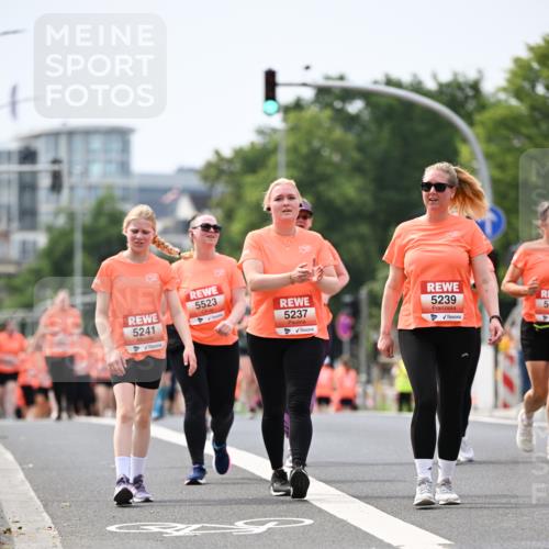 15.06.2025 - REWE Women's Run Dr. Thomas Lammeyer http://msf.ph/oto/7986365 15.06.2025 10:47:48 Laufen 5241, 5523, 5237, 4, 5239, 54 meine-sportfotos.de