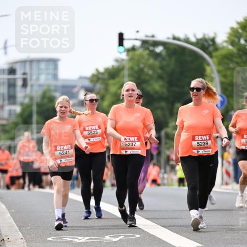 15.06.2025 - REWE Women's Run Dr. Thomas Lammeyer http://msf.ph/oto/7986377 15.06.2025 10:47:48 Laufen 5523, 5241, 5, 5237, 5239 meine-sportfotos.de