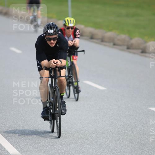15.06.2025 - 27. Vierlanden-Triathlon H.Heesch http://msf.ph/oto/7986394 15.06.2025 11:11:22 Radfahren 59, 77, 88, 116, 127, 646 meine-sportfotos.de