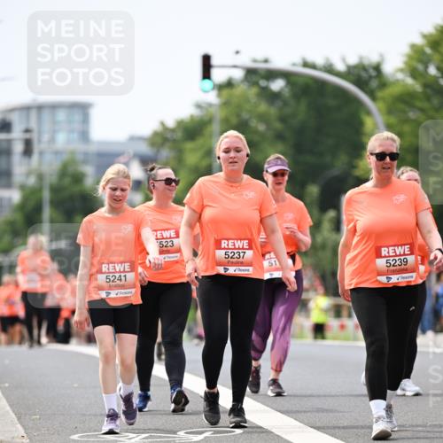 15.06.2025 - REWE Women's Run Dr. Thomas Lammeyer http://msf.ph/oto/7986398 15.06.2025 10:47:49 Laufen 5241, 523, 5237, 5239 meine-sportfotos.de