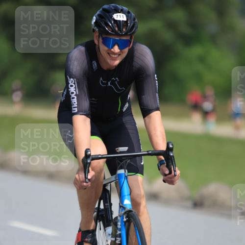 21.06.2025 - 27. Vierlanden-Triathlon H.Heesch http://msf.ph/oto/7986431 15.06.2025 11:34:09 Radfahren 654, 685, 711 meine-sportfotos.de