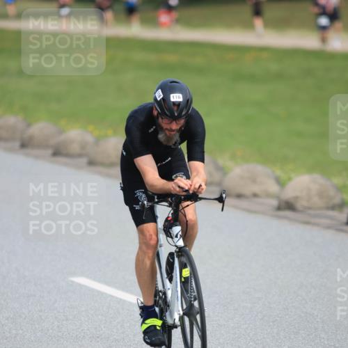 15.06.2025 - 27. Vierlanden-Triathlon H.Heesch http://msf.ph/oto/7986432 15.06.2025 11:11:26 Radfahren 59, 67, 88, 116, 127, 646 meine-sportfotos.de