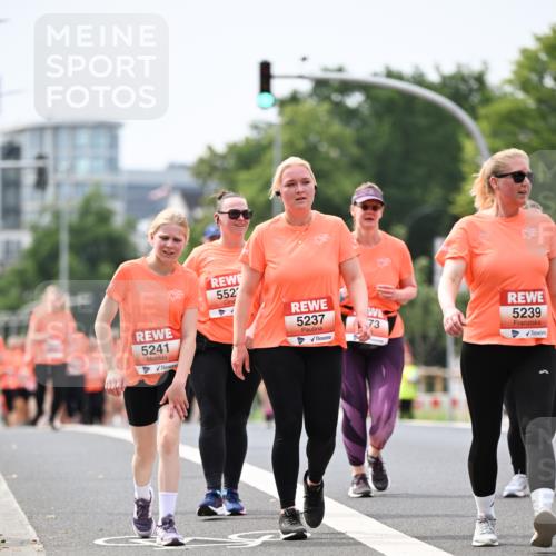 15.06.2025 - REWE Women's Run Dr. Thomas Lammeyer http://msf.ph/oto/7986433 15.06.2025 10:47:49 Laufen 5241, 552, 5237, 5239, 73 meine-sportfotos.de