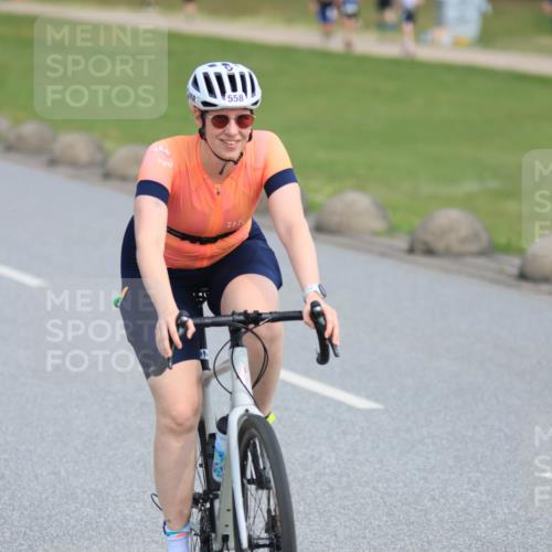 15.06.2025 - 27. Vierlanden-Triathlon H.Heesch http://msf.ph/oto/7986478 15.06.2025 11:12:02 Radfahren 558, 629, 793 meine-sportfotos.de
