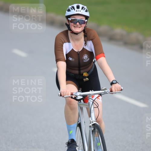 15.06.2025 - 27. Vierlanden-Triathlon H.Heesch http://msf.ph/oto/7986501 15.06.2025 11:12:15 Radfahren 231, 235, 474, 574, 854 meine-sportfotos.de