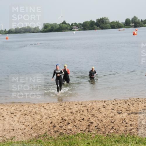 21.06.2025 - 27. Vierlanden-Triathlon MichiJ http://msf.ph/oto/7986510 15.06.2026 09:11:55 Schwimmen 215, 229, 245 meine-sportfotos.de
