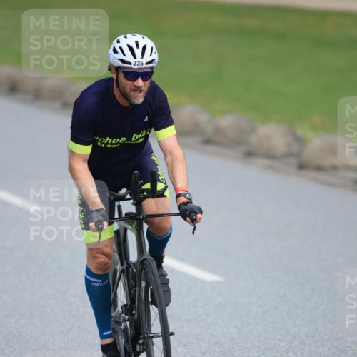 15.06.2025 - 27. Vierlanden-Triathlon H.Heesch http://msf.ph/oto/7986528 15.06.2025 11:12:19 Radfahren 222, 235, 474, 637, 699, 854 meine-sportfotos.de