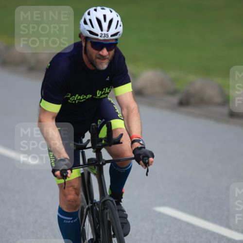 15.06.2025 - 27. Vierlanden-Triathlon H.Heesch http://msf.ph/oto/7986548 15.06.2025 11:12:19 Radfahren 222, 235, 474, 637, 699, 854 meine-sportfotos.de