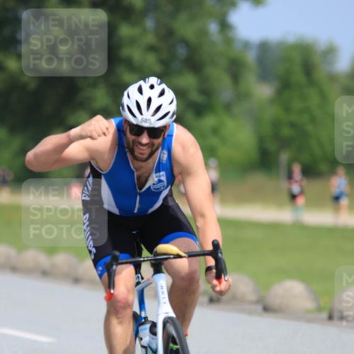 21.06.2025 - 27. Vierlanden-Triathlon H.Heesch http://msf.ph/oto/7986575 15.06.2025 11:34:13 Radfahren 685, 711, 806 meine-sportfotos.de