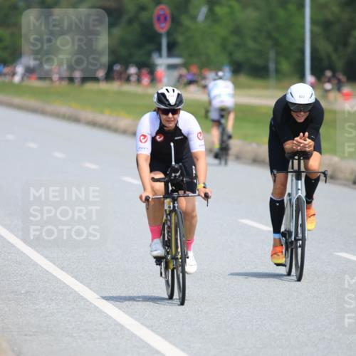 21.06.2025 - 27. Vierlanden-Triathlon H.Heesch http://msf.ph/oto/7986625 15.06.2025 11:34:29 Radfahren 250, 740, 822, 905 meine-sportfotos.de