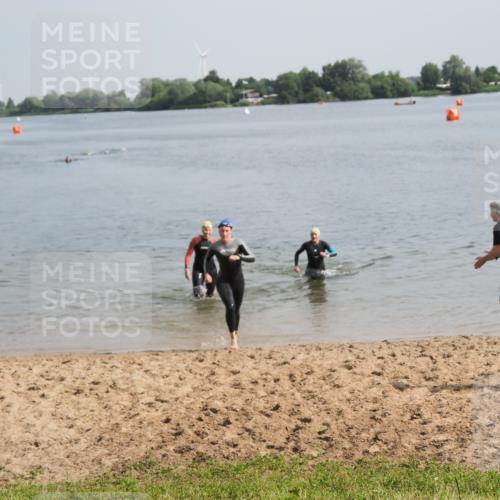 21.06.2025 - 27. Vierlanden-Triathlon MichiJ http://msf.ph/oto/7986647 15.06.2026 09:11:56 Schwimmen 215, 229, 245 meine-sportfotos.de