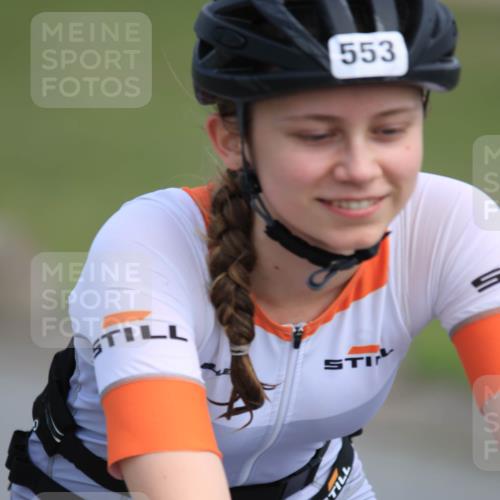 15.06.2025 - 27. Vierlanden-Triathlon H.Heesch http://msf.ph/oto/7986667 15.06.2025 11:12:36 Radfahren 553, 572, 578, 696 meine-sportfotos.de
