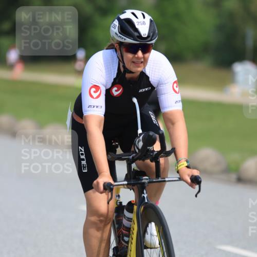 21.06.2025 - 27. Vierlanden-Triathlon H.Heesch http://msf.ph/oto/7986686 15.06.2025 11:34:31 Radfahren 250, 740, 822, 905, 935 meine-sportfotos.de