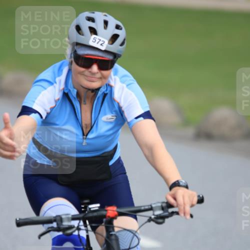 15.06.2025 - 27. Vierlanden-Triathlon H.Heesch http://msf.ph/oto/7986698 15.06.2025 11:12:40 Radfahren 500, 572, 578 meine-sportfotos.de