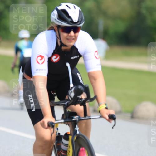 21.06.2025 - 27. Vierlanden-Triathlon H.Heesch http://msf.ph/oto/7986705 15.06.2025 11:34:32 Radfahren 250, 740, 822, 935 meine-sportfotos.de