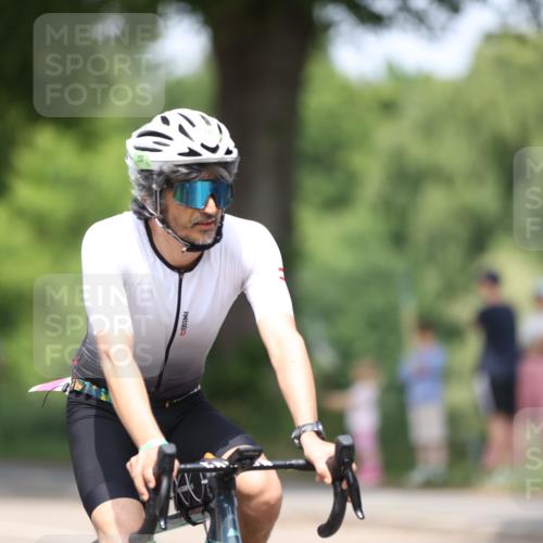 15.06.2025 - 7 Türme Triathlon Yannick Fuchs http://msf.ph/oto/7986708 15.06.2025 12:57:33 Radfahren 499, 503, 639, 647, 789, 855, 862, 978, 1073 meine-sportfotos.de