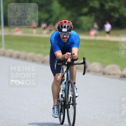 21.06.2025 - 27. Vierlanden-Triathlon H.Heesch http://msf.ph/oto/7986724 15.06.2025 11:34:37 Radfahren 740, 775, 935 meine-sportfotos.de