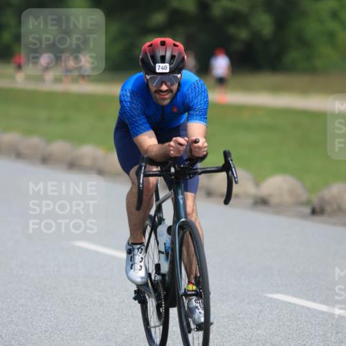 21.06.2025 - 27. Vierlanden-Triathlon H.Heesch http://msf.ph/oto/7986740 15.06.2025 11:34:37 Radfahren 740, 775, 935 meine-sportfotos.de