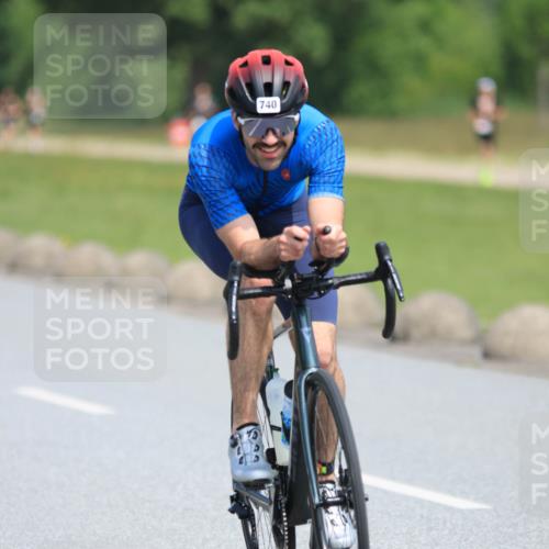 21.06.2025 - 27. Vierlanden-Triathlon H.Heesch http://msf.ph/oto/7986756 15.06.2025 11:34:37 Radfahren 740, 775, 935 meine-sportfotos.de