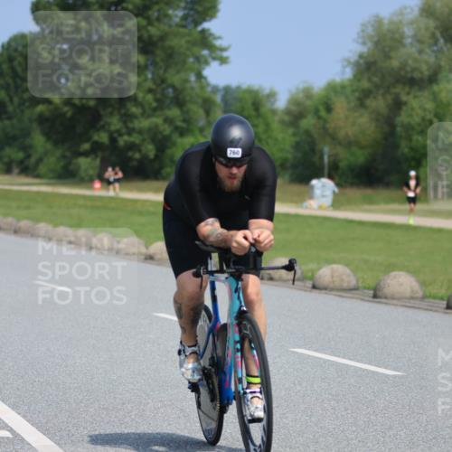 21.06.2025 - 27. Vierlanden-Triathlon H.Heesch http://msf.ph/oto/7986802 15.06.2025 11:34:49 Radfahren 638, 707, 760, 894, 961 meine-sportfotos.de