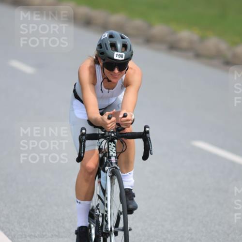 15.06.2025 - 27. Vierlanden-Triathlon H.Heesch http://msf.ph/oto/7986818 15.06.2025 11:15:36 Radfahren 65, 147, 198, 531, 658, 670 meine-sportfotos.de