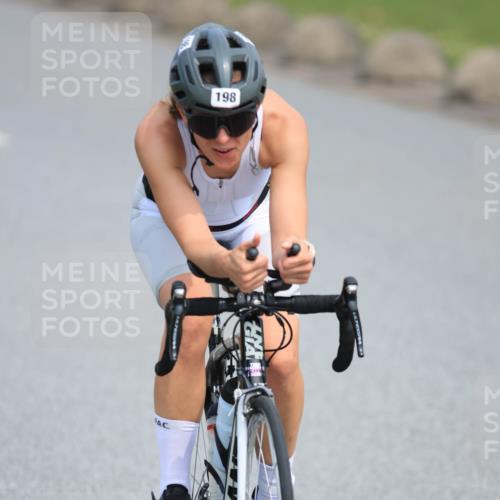 15.06.2025 - 27. Vierlanden-Triathlon H.Heesch http://msf.ph/oto/7986853 15.06.2025 11:15:36 Radfahren 65, 147, 198, 531, 658, 670 meine-sportfotos.de