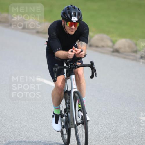 15.06.2025 - 27. Vierlanden-Triathlon H.Heesch http://msf.ph/oto/7986982 15.06.2025 11:15:43 Radfahren 65, 147, 531, 670, 729, 779 meine-sportfotos.de