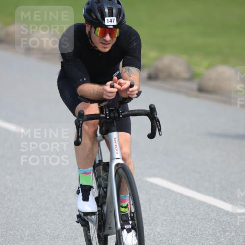 15.06.2025 - 27. Vierlanden-Triathlon H.Heesch http://msf.ph/oto/7986996 15.06.2025 11:15:43 Radfahren 65, 147, 531, 670, 729, 779 meine-sportfotos.de