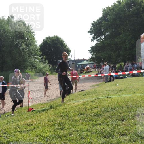 15.06.2025 - 27. Vierlanden-Triathlon KatJ http://msf.ph/oto/7987015 15.06.2025 09:02:45 Schwimmen 200, 210, 223, 246 meine-sportfotos.de