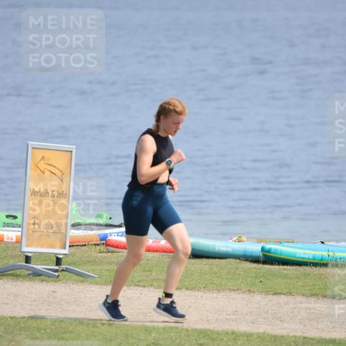 21.06.2025 - 27. Vierlanden-Triathlon H.Heesch http://msf.ph/oto/7987021 15.06.2025 11:35:34 Radfahren 705, 903 meine-sportfotos.de