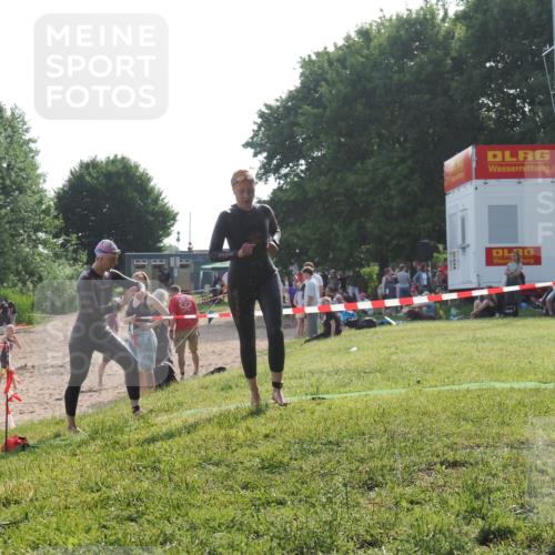 15.06.2025 - 27. Vierlanden-Triathlon KatJ http://msf.ph/oto/7987038 15.06.2025 09:02:46 Schwimmen 200, 210, 223, 246 meine-sportfotos.de