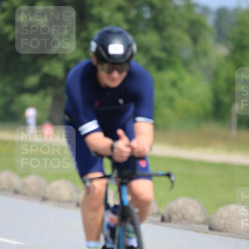 21.06.2025 - 27. Vierlanden-Triathlon H.Heesch http://msf.ph/oto/7987041 15.06.2025 11:35:37 Radfahren 705, 903 meine-sportfotos.de