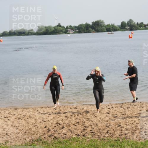 21.06.2025 - 27. Vierlanden-Triathlon MichiJ http://msf.ph/oto/7987062 15.06.2026 09:12:01 Schwimmen 201, 215, 229, 245 meine-sportfotos.de