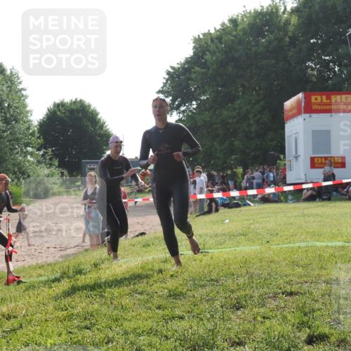 15.06.2025 - 27. Vierlanden-Triathlon KatJ http://msf.ph/oto/7987064 15.06.2025 09:02:46 Schwimmen 200, 210, 223, 246 meine-sportfotos.de