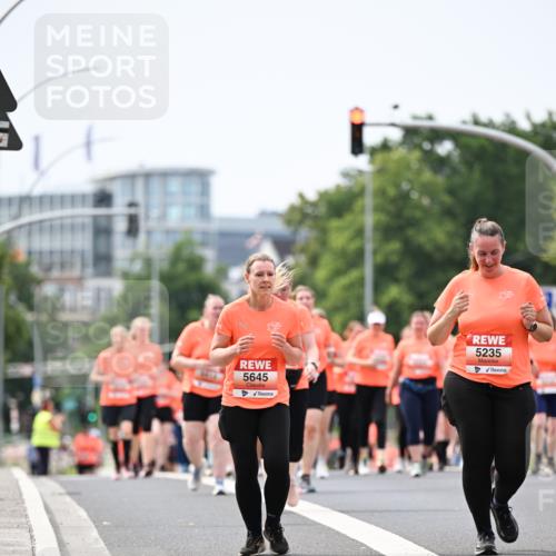 15.06.2025 - REWE Women's Run Dr. Thomas Lammeyer http://msf.ph/oto/7987066 15.06.2025 10:48:03 Laufen 5645, 5235 meine-sportfotos.de