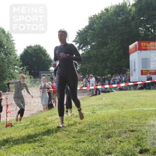 15.06.2025 - 27. Vierlanden-Triathlon KatJ http://msf.ph/oto/7987068 15.06.2025 09:02:47 Schwimmen 200, 210, 223, 246 meine-sportfotos.de