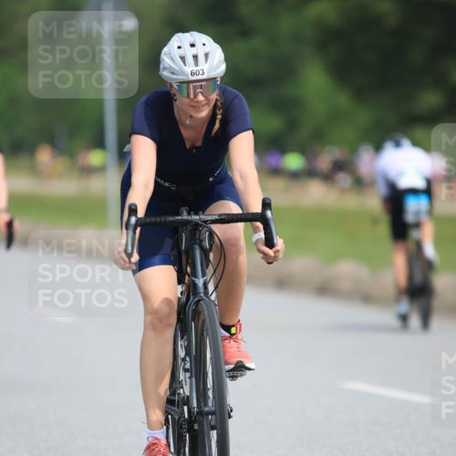15.06.2025 - 27. Vierlanden-Triathlon H.Heesch http://msf.ph/oto/7987073 15.06.2025 11:16:26 Radfahren 45, 603, 717, 805 meine-sportfotos.de