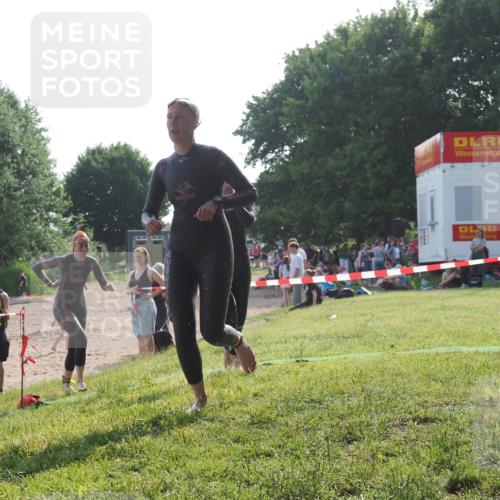 15.06.2025 - 27. Vierlanden-Triathlon KatJ http://msf.ph/oto/7987075 15.06.2025 09:02:47 Schwimmen 200, 210, 223, 246 meine-sportfotos.de