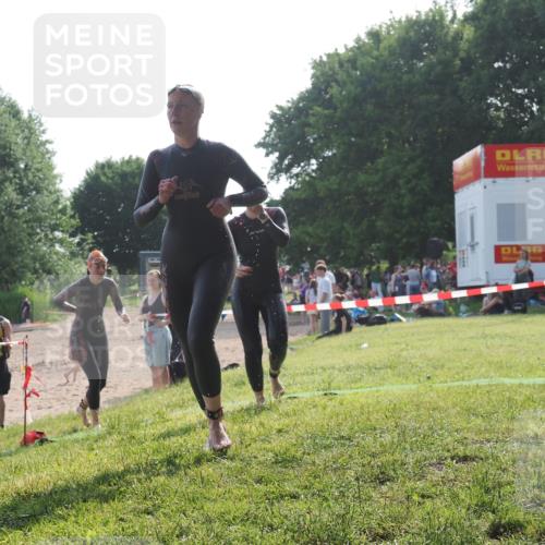 15.06.2025 - 27. Vierlanden-Triathlon KatJ http://msf.ph/oto/7987078 15.06.2025 09:02:47 Schwimmen 200, 210, 223, 246 meine-sportfotos.de