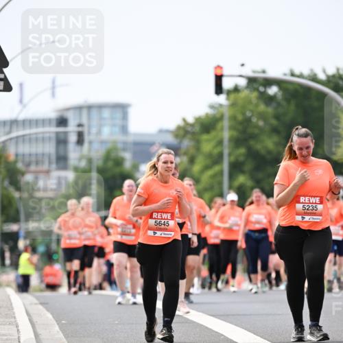 15.06.2025 - REWE Women's Run Dr. Thomas Lammeyer http://msf.ph/oto/7987080 15.06.2025 10:48:03 Laufen 5645, 5235 meine-sportfotos.de