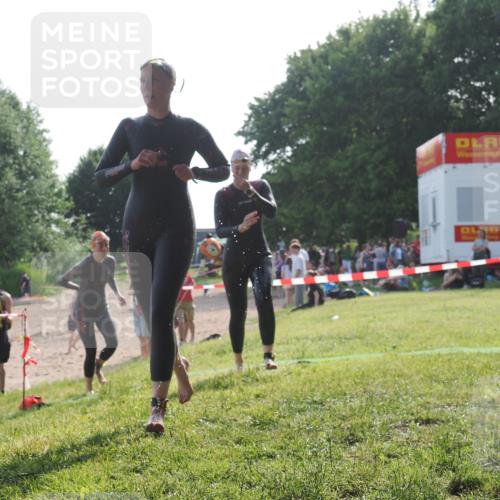 15.06.2025 - 27. Vierlanden-Triathlon KatJ http://msf.ph/oto/7987083 15.06.2025 09:02:47 Schwimmen 200, 210, 223, 246 meine-sportfotos.de