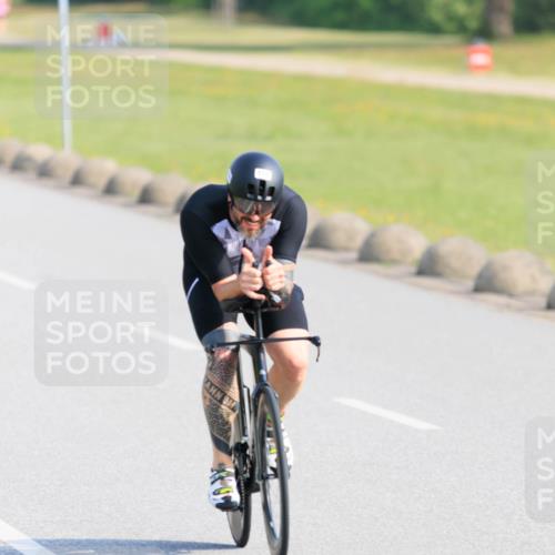 15.06.2025 - 27. Vierlanden-Triathlon H.Heesch http://msf.ph/oto/7987088 15.06.2025 09:02:37 Radfahren 133, 169, 178 meine-sportfotos.de