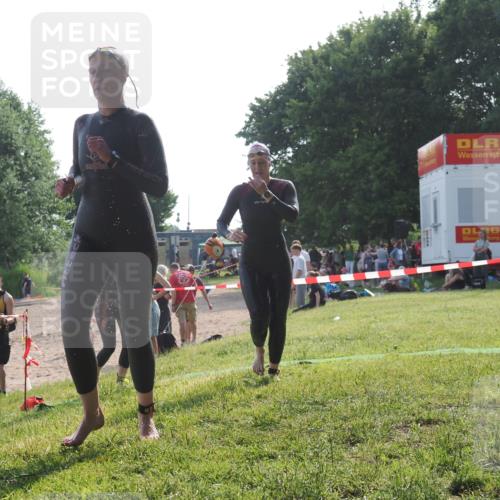 15.06.2025 - 27. Vierlanden-Triathlon KatJ http://msf.ph/oto/7987096 15.06.2025 09:02:47 Schwimmen 200, 210, 223, 246 meine-sportfotos.de