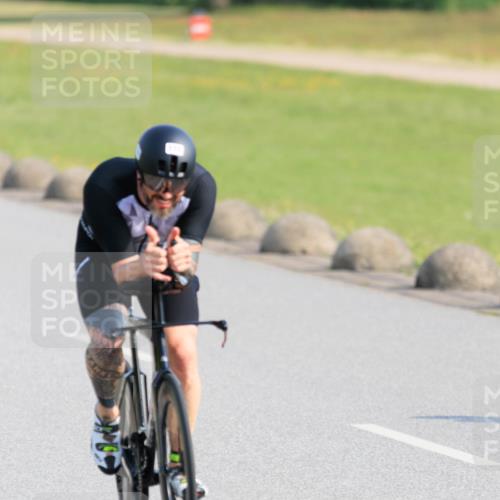 15.06.2025 - 27. Vierlanden-Triathlon H.Heesch http://msf.ph/oto/7987102 15.06.2025 09:02:37 Radfahren 133, 169, 178 meine-sportfotos.de