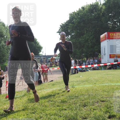 15.06.2025 - 27. Vierlanden-Triathlon KatJ http://msf.ph/oto/7987105 15.06.2025 09:02:48 Schwimmen 200, 210, 223, 246 meine-sportfotos.de