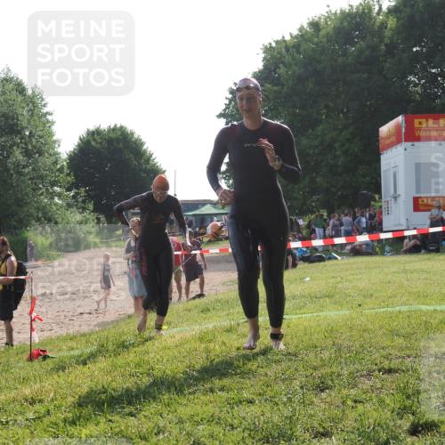 15.06.2025 - 27. Vierlanden-Triathlon KatJ http://msf.ph/oto/7987124 15.06.2025 09:02:48 Schwimmen 200, 210, 223, 246 meine-sportfotos.de